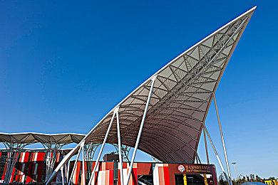 PS官方推介宇宙机器人却发怪猎宣传片 玩家困惑难以理解